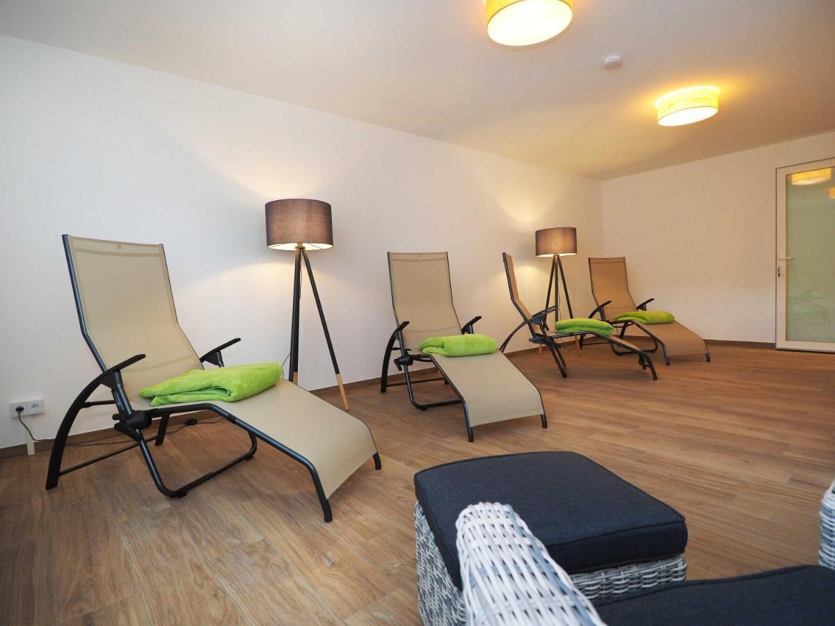 Appartement "Mondstein" Mit Penthouseflair - Oase Am Haff Garz  Екстериор снимка